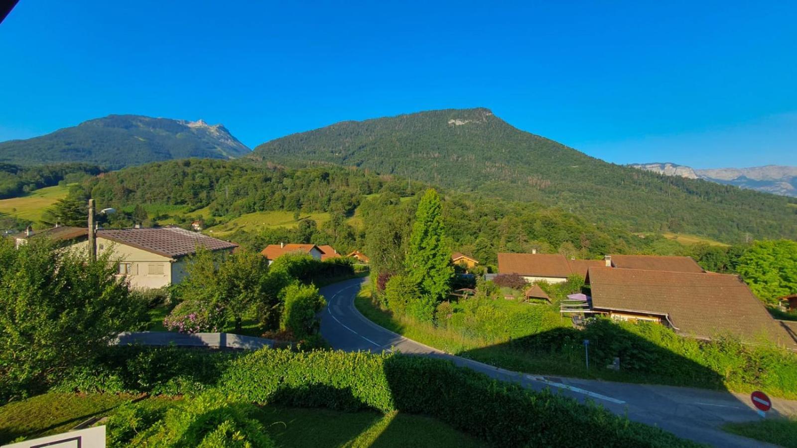 Agreable T3 Entre Lac Et Montagne Seythenex Bagian luar foto